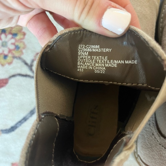 Cliff Tan Suede Chelsea Boots - Picture 6 of 6